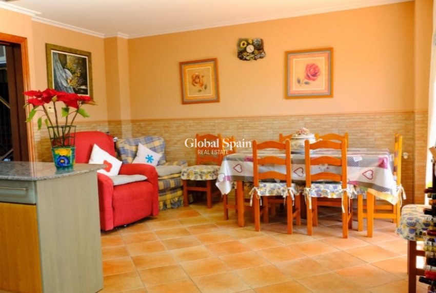 Wederverkoop - VILLA -
ORIHUELA - Inland