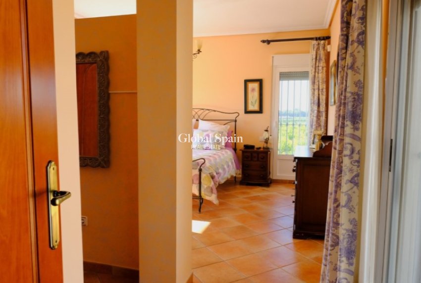 Wederverkoop - VILLA -
ORIHUELA - Inland