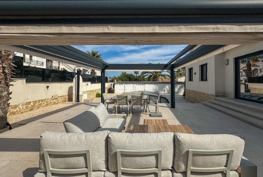 Wederverkoop - VILLA -
ORIHUELA - Inland