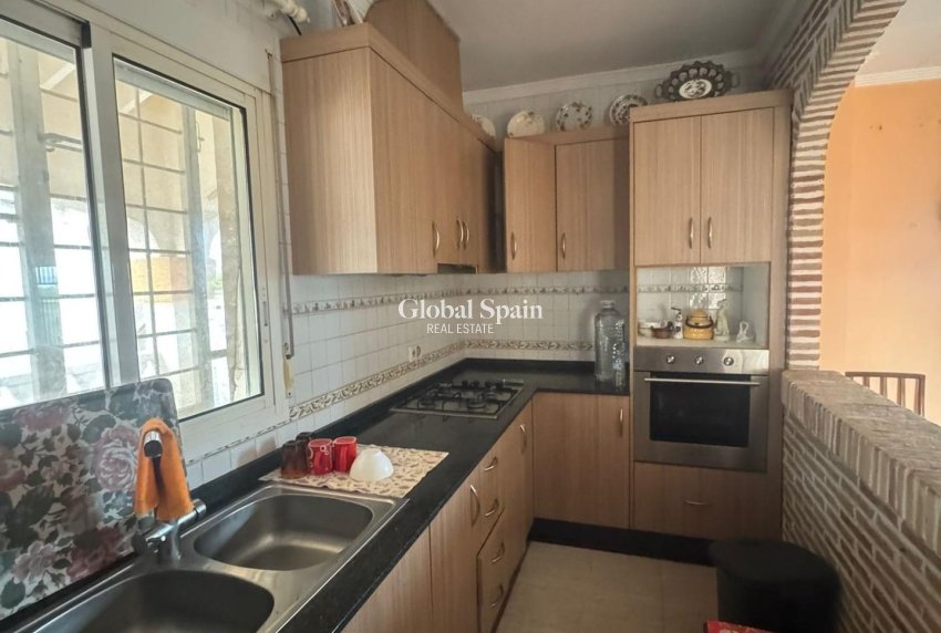 Wederverkoop - VILLA -
ORIHUELA - La Campaneta