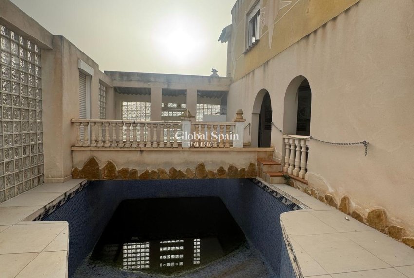 Wederverkoop - VILLA -
ORIHUELA - La Campaneta