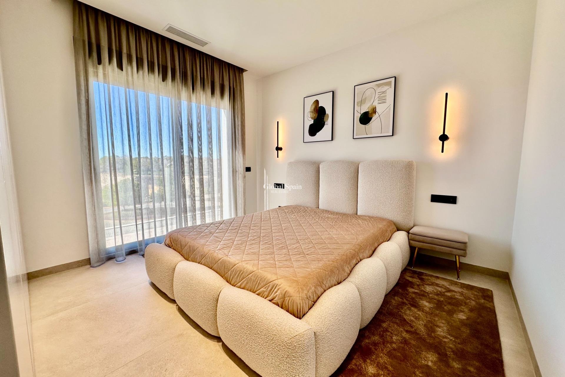 Wederverkoop - VILLA -
ORIHUELA - LAS COLINAS GOLF RESORT