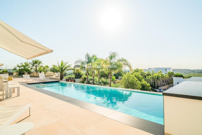 Wederverkoop - VILLA -
ORIHUELA - LAS COLINAS GOLF RESORT