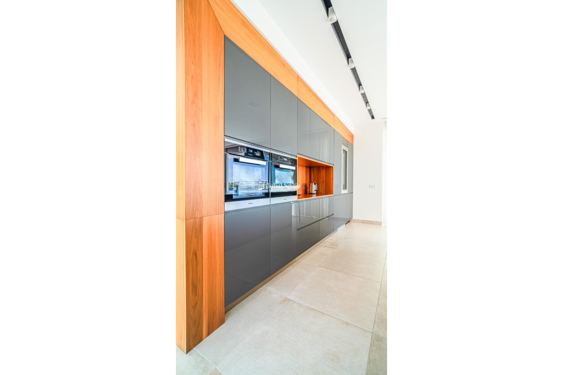 Wederverkoop - VILLA -
ORIHUELA - LAS COLINAS GOLF RESORT