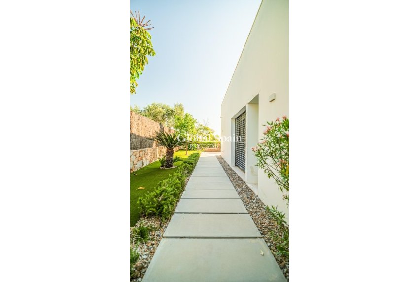 Wederverkoop - VILLA -
ORIHUELA - LAS COLINAS GOLF RESORT