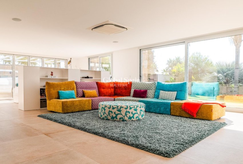 Wederverkoop - VILLA -
ORIHUELA - LAS COLINAS GOLF RESORT