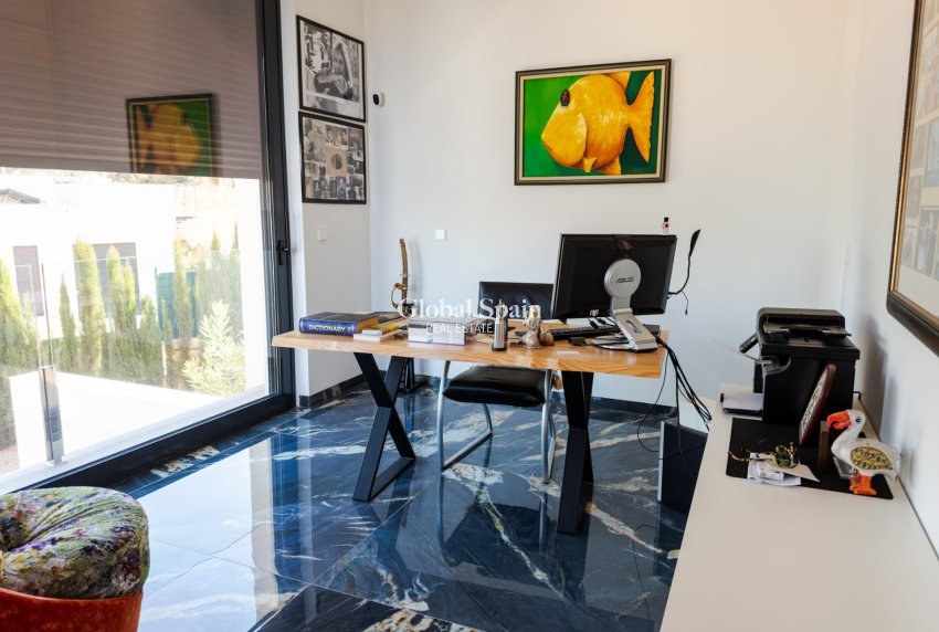 Wederverkoop - VILLA -
ORIHUELA - LAS COLINAS GOLF RESORT