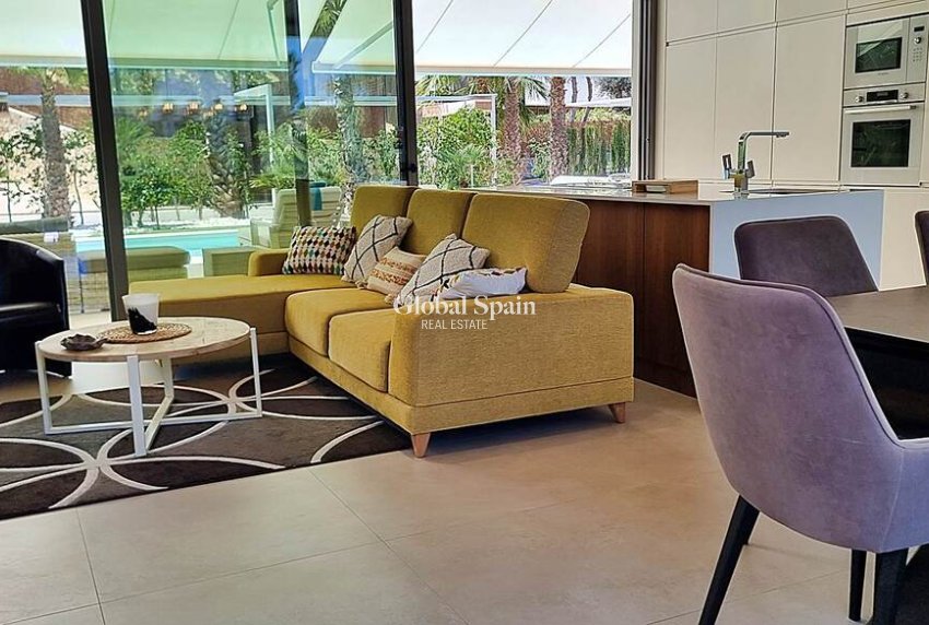 Wederverkoop - VILLA -
ORIHUELA - LAS COLINAS GOLF RESORT