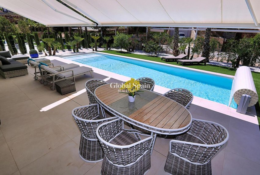 Wederverkoop - VILLA -
ORIHUELA - LAS COLINAS GOLF RESORT