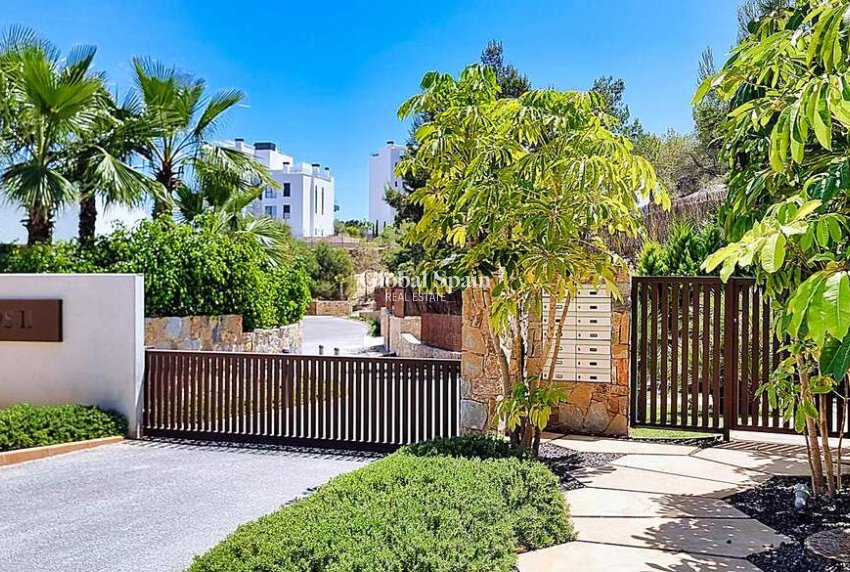 Wederverkoop - VILLA -
ORIHUELA - LAS COLINAS GOLF RESORT