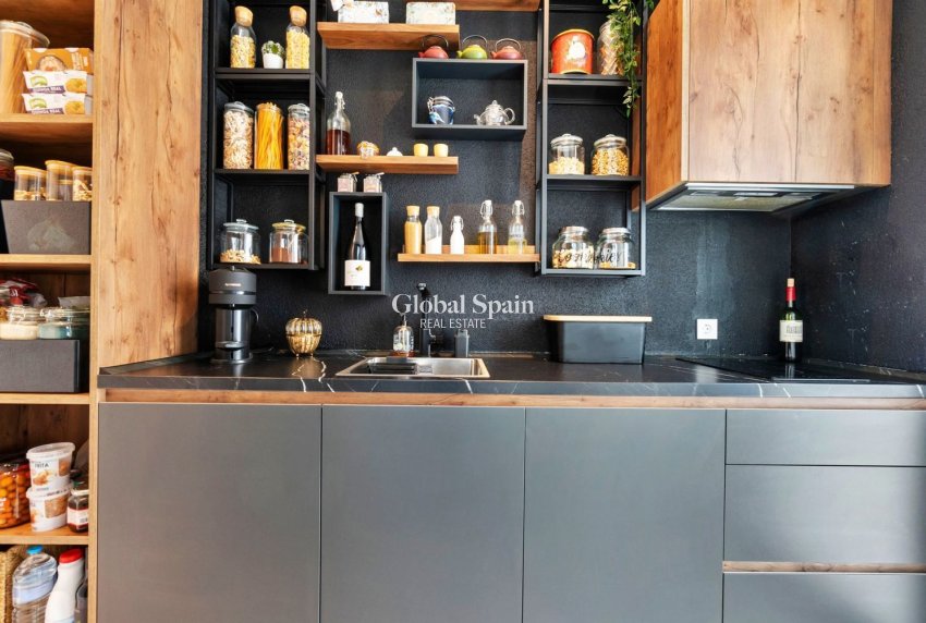 Wederverkoop - VILLA -
ORIHUELA - LAS COLINAS GOLF RESORT