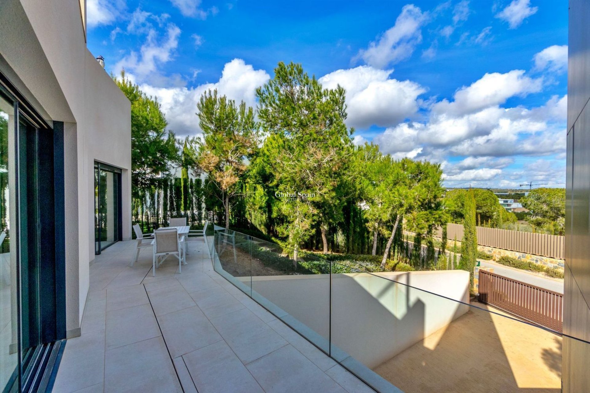 Wederverkoop - VILLA -
ORIHUELA - LAS COLINAS GOLF RESORT