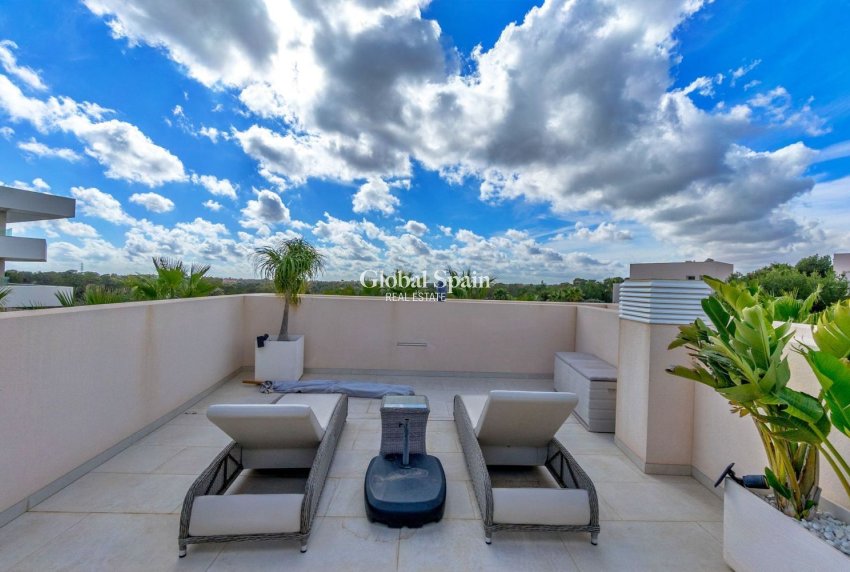 Wederverkoop - VILLA -
ORIHUELA - LAS COLINAS GOLF RESORT