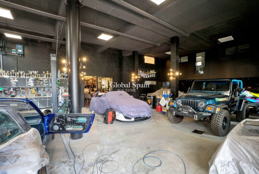 Wederverkoop - VILLA -
ORIHUELA - LAS COLINAS GOLF RESORT