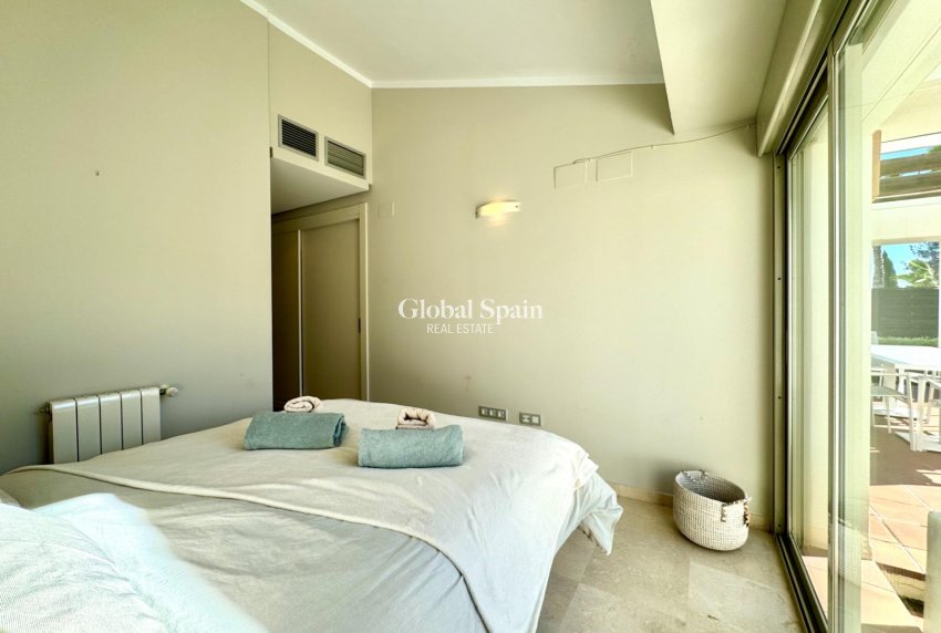 Wederverkoop - VILLA -
ORIHUELA - LAS COLINAS GOLF RESORT