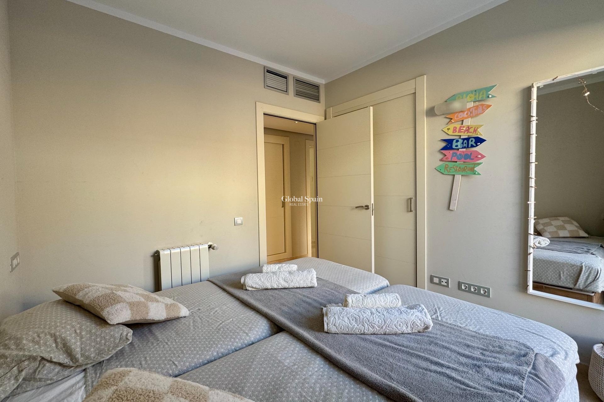 Wederverkoop - VILLA -
ORIHUELA - LAS COLINAS GOLF RESORT