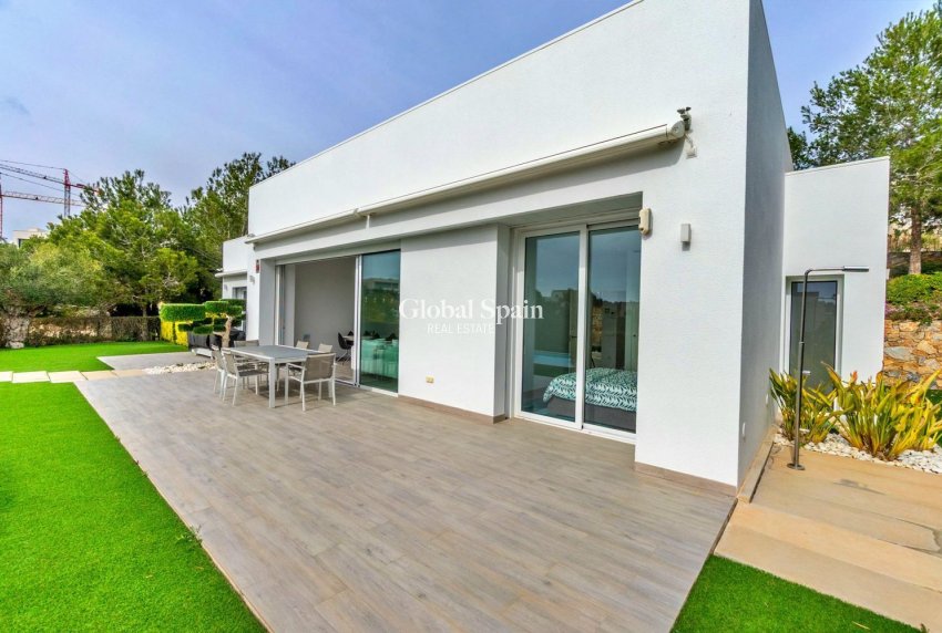 Wederverkoop - VILLA -
ORIHUELA - LAS COLINAS GOLF RESORT