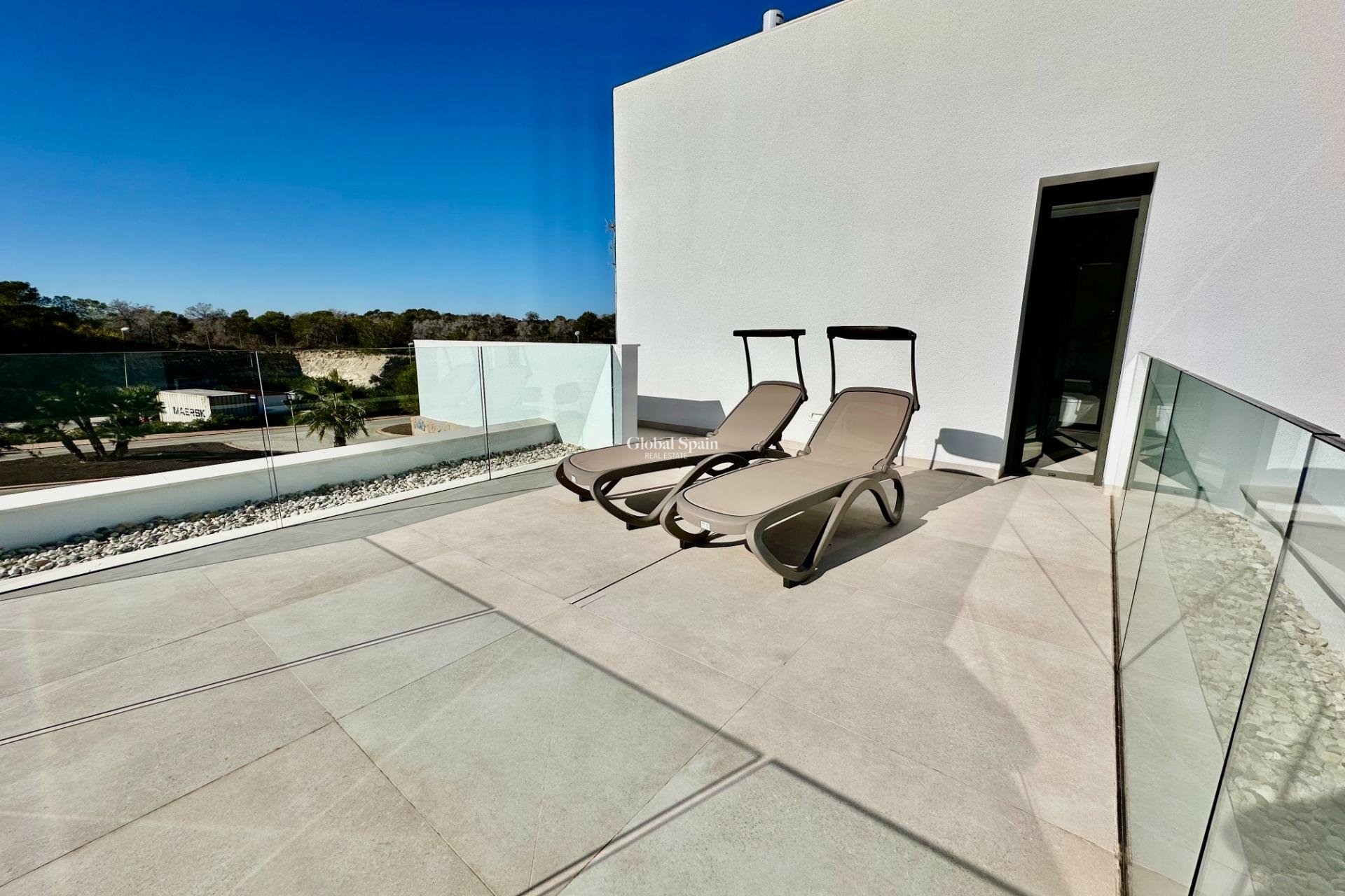 Wederverkoop - VILLA -
ORIHUELA - LAS COLINAS GOLF RESORT