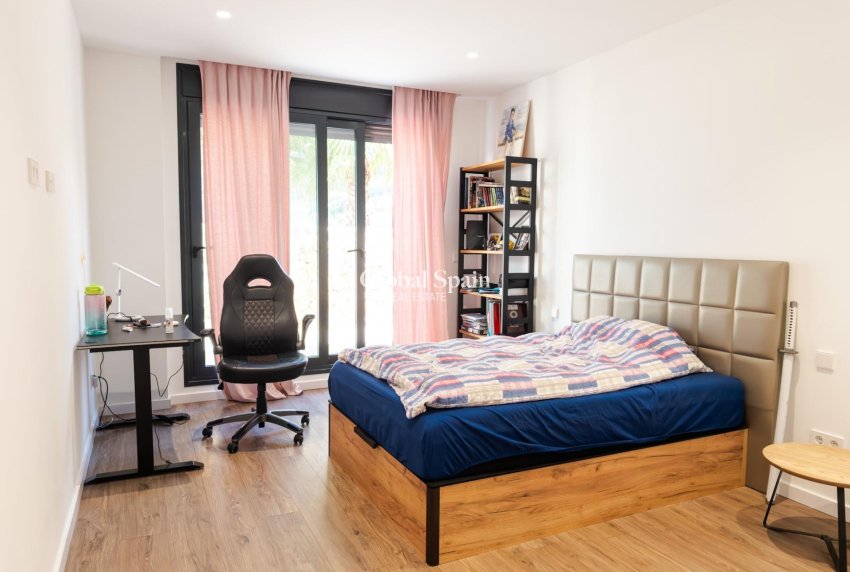 Wederverkoop - VILLA -
ORIHUELA - LAS COLINAS GOLF RESORT