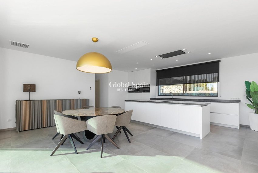 Wederverkoop - VILLA -
ORIHUELA - LAS COLINAS GOLF RESORT