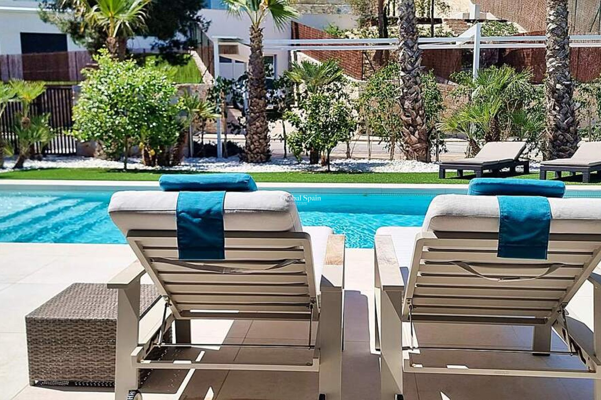 Wederverkoop - VILLA -
ORIHUELA - LAS COLINAS GOLF RESORT