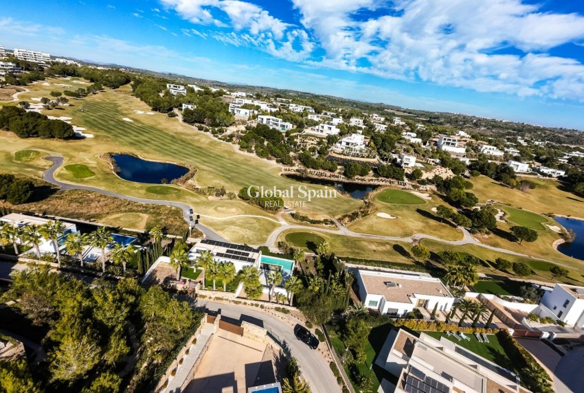 Wederverkoop - VILLA -
ORIHUELA - LAS COLINAS GOLF RESORT