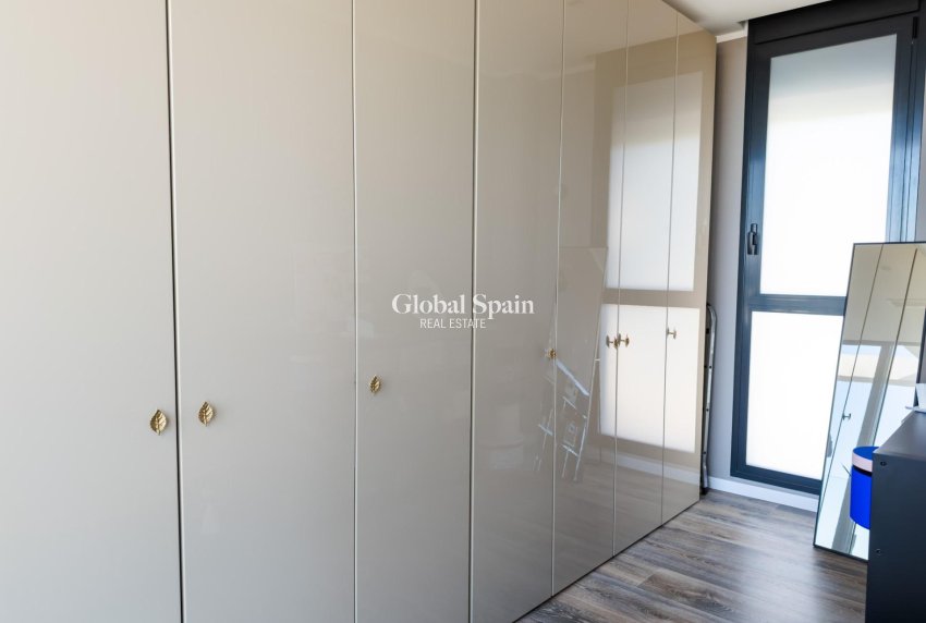 Wederverkoop - VILLA -
ORIHUELA - LAS COLINAS GOLF RESORT