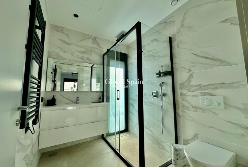 Wederverkoop - VILLA -
ORIHUELA - LAS COLINAS GOLF RESORT
