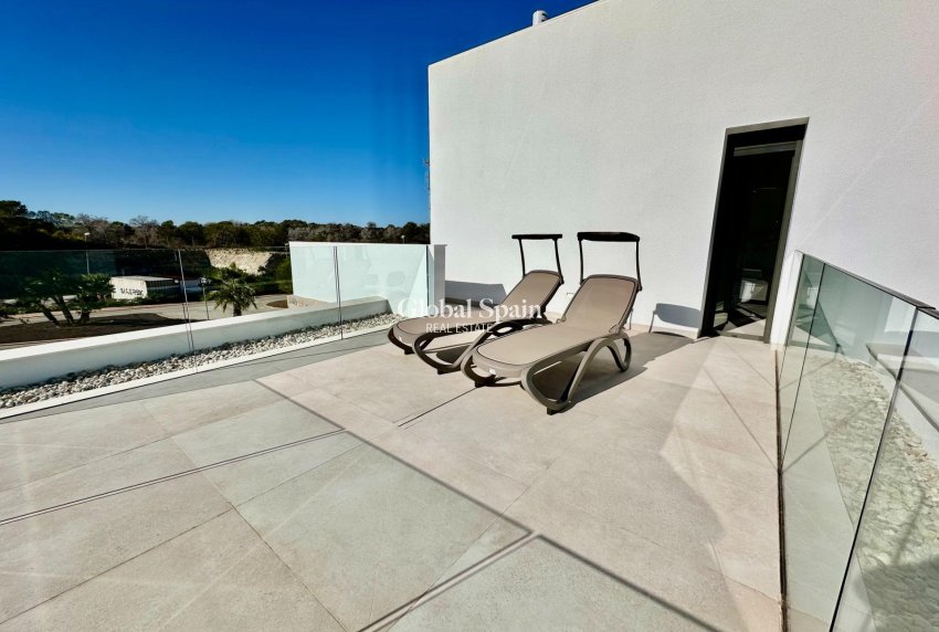 Wederverkoop - VILLA -
ORIHUELA - LAS COLINAS GOLF RESORT