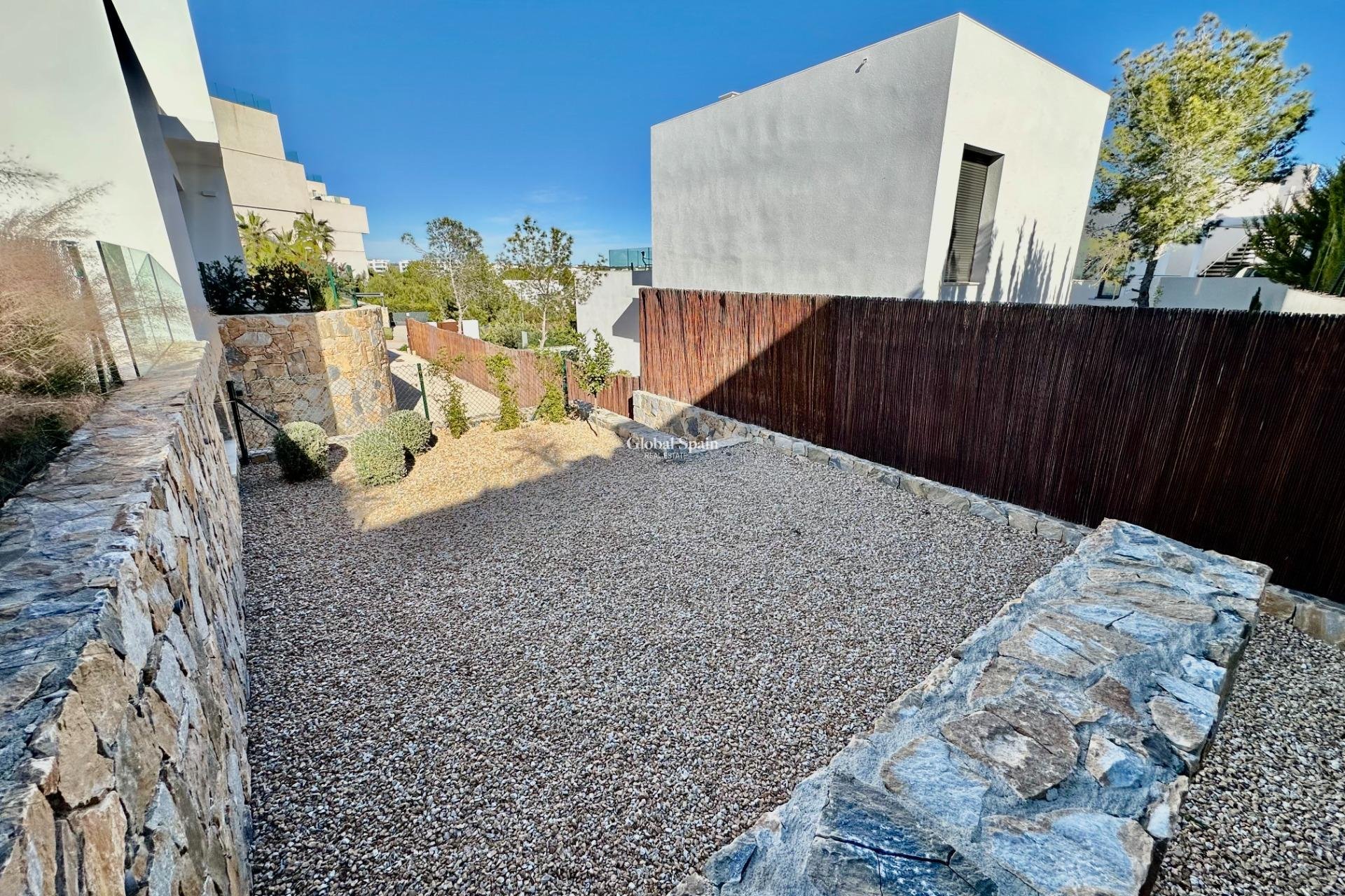 Wederverkoop - VILLA -
ORIHUELA - LAS COLINAS GOLF RESORT