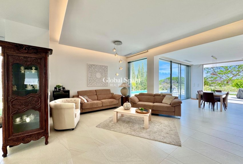 Wederverkoop - VILLA -
ORIHUELA - LAS COLINAS GOLF RESORT