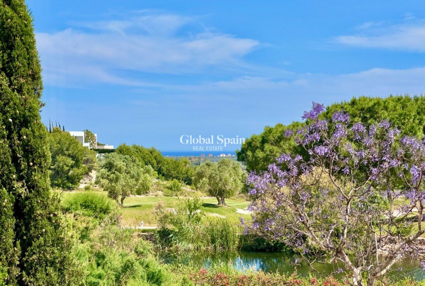 Wederverkoop - VILLA -
ORIHUELA - LAS COLINAS GOLF RESORT