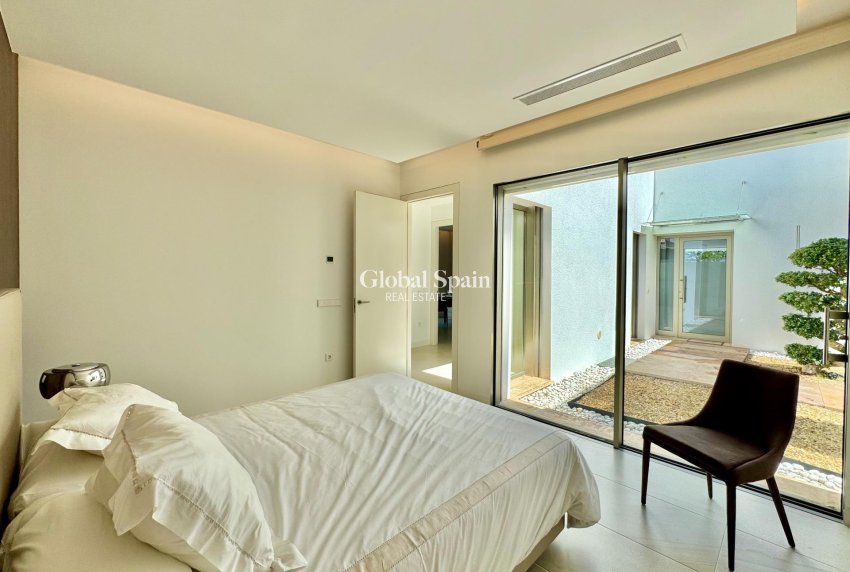 Wederverkoop - VILLA -
ORIHUELA - LAS COLINAS GOLF RESORT