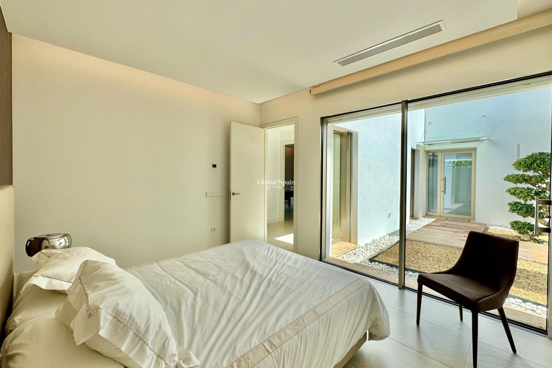 Wederverkoop - VILLA -
ORIHUELA - LAS COLINAS GOLF RESORT
