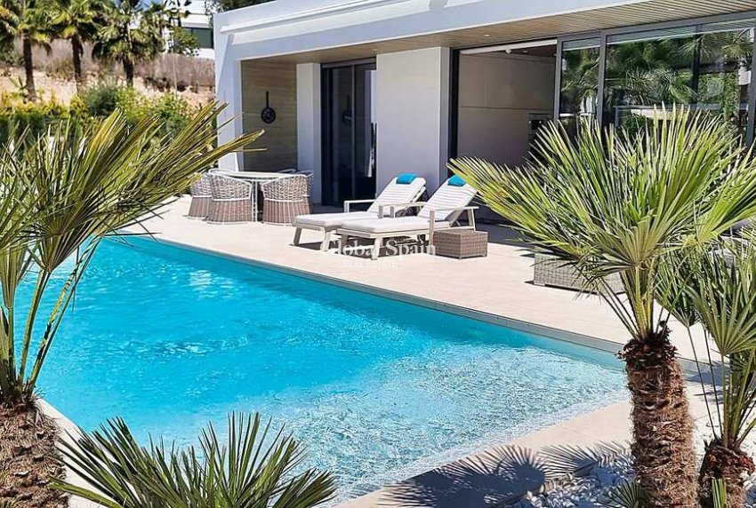 Wederverkoop - VILLA -
ORIHUELA - LAS COLINAS GOLF RESORT