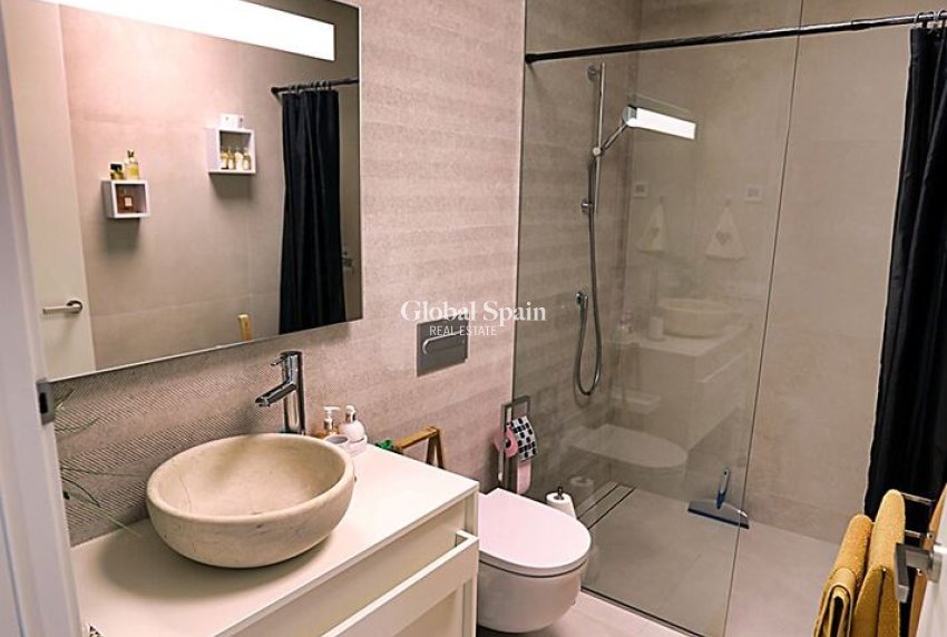 Wederverkoop - VILLA -
ORIHUELA - LAS COLINAS GOLF RESORT