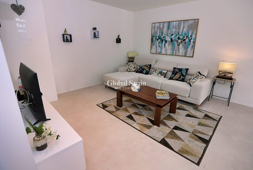 Wederverkoop - VILLA -
ORIHUELA - LAS COLINAS GOLF RESORT