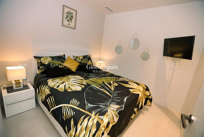 Wederverkoop - VILLA -
ORIHUELA - LAS COLINAS GOLF RESORT