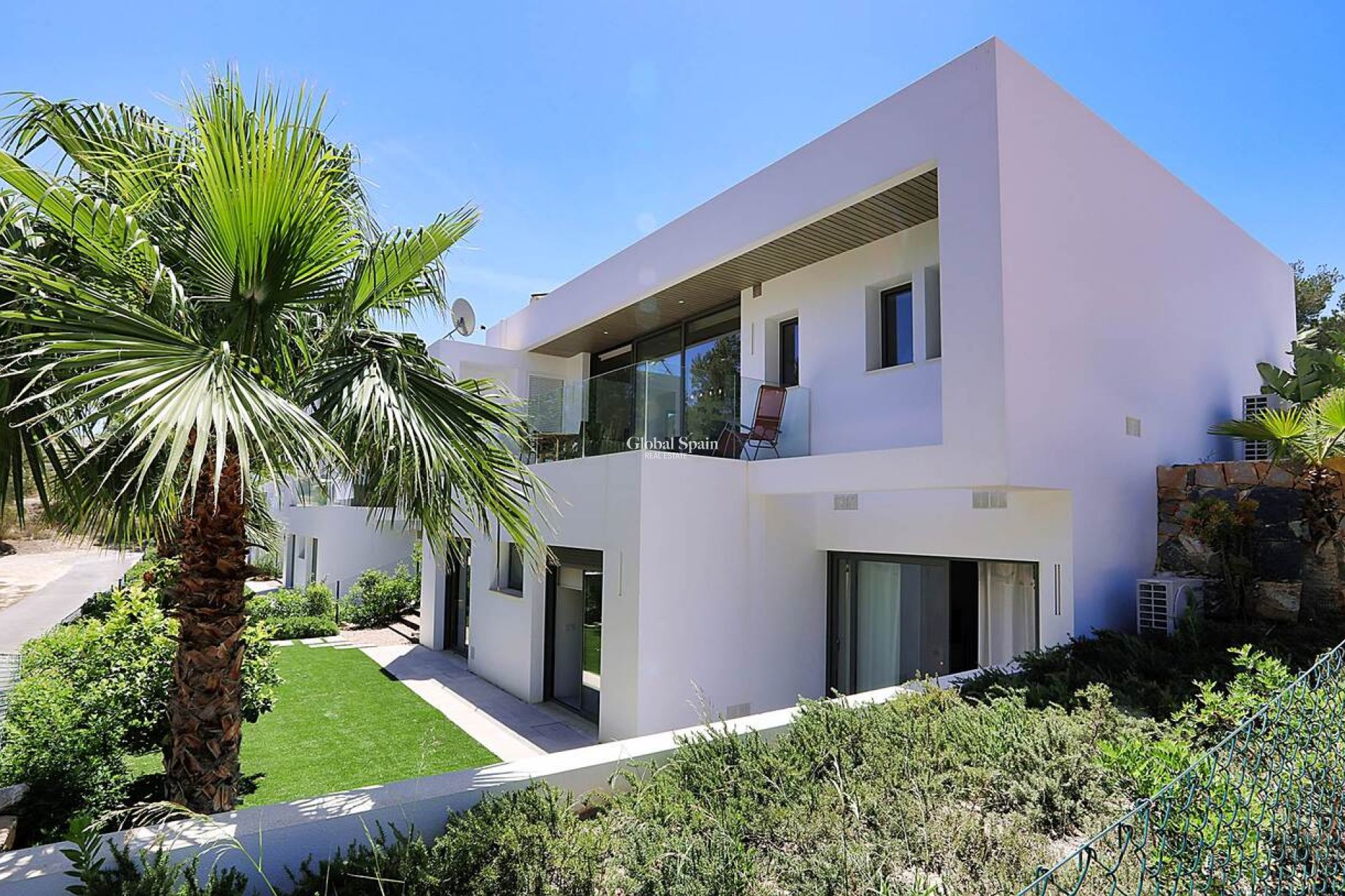 Wederverkoop - VILLA -
ORIHUELA - LAS COLINAS GOLF RESORT