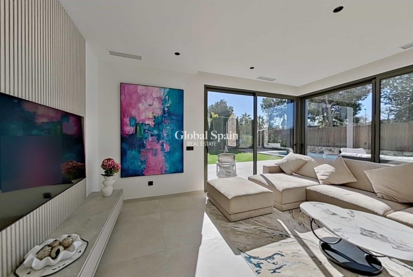 Wederverkoop - VILLA -
ORIHUELA - Las Colinas Golf