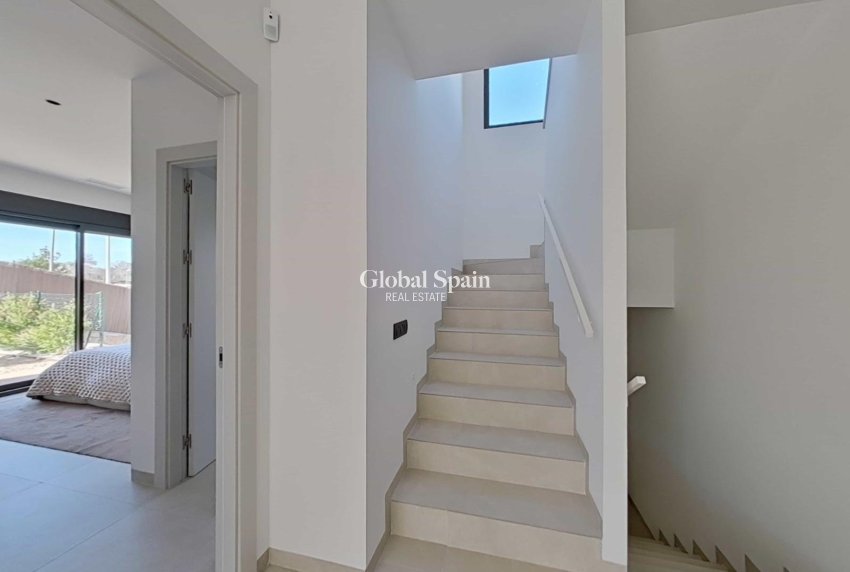 Wederverkoop - VILLA -
ORIHUELA - Las Colinas Golf