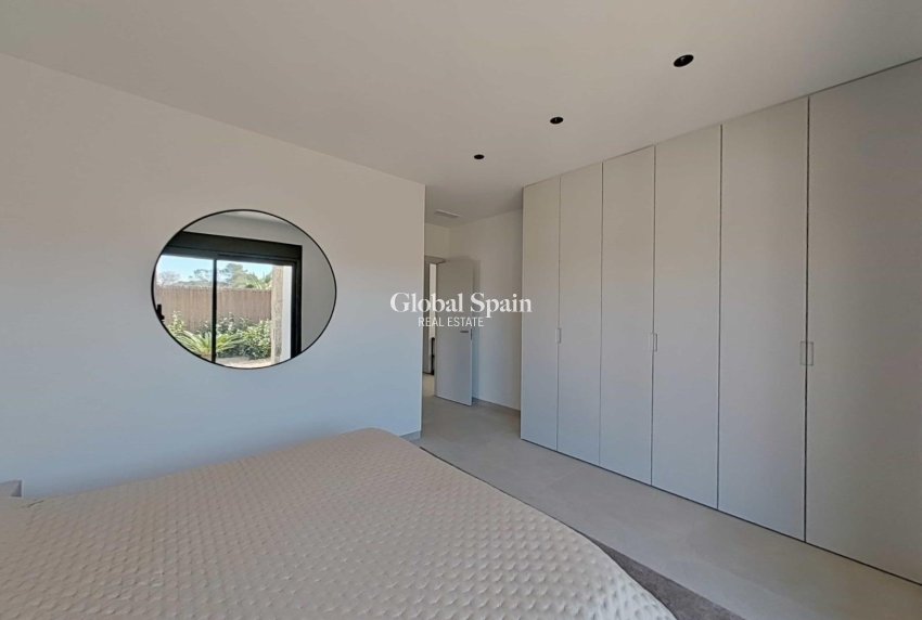 Wederverkoop - VILLA -
ORIHUELA - Las Colinas Golf