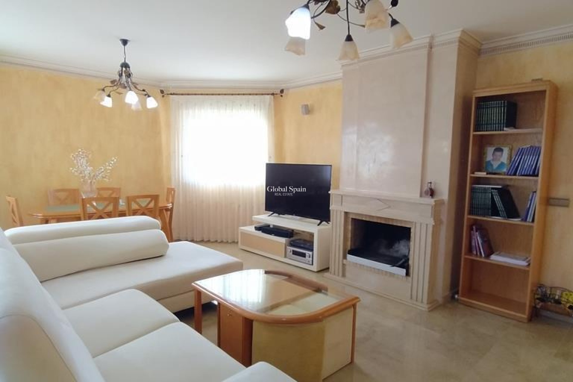 Wederverkoop - VILLA -
ORIHUELA - LOS DESEMPARADOS