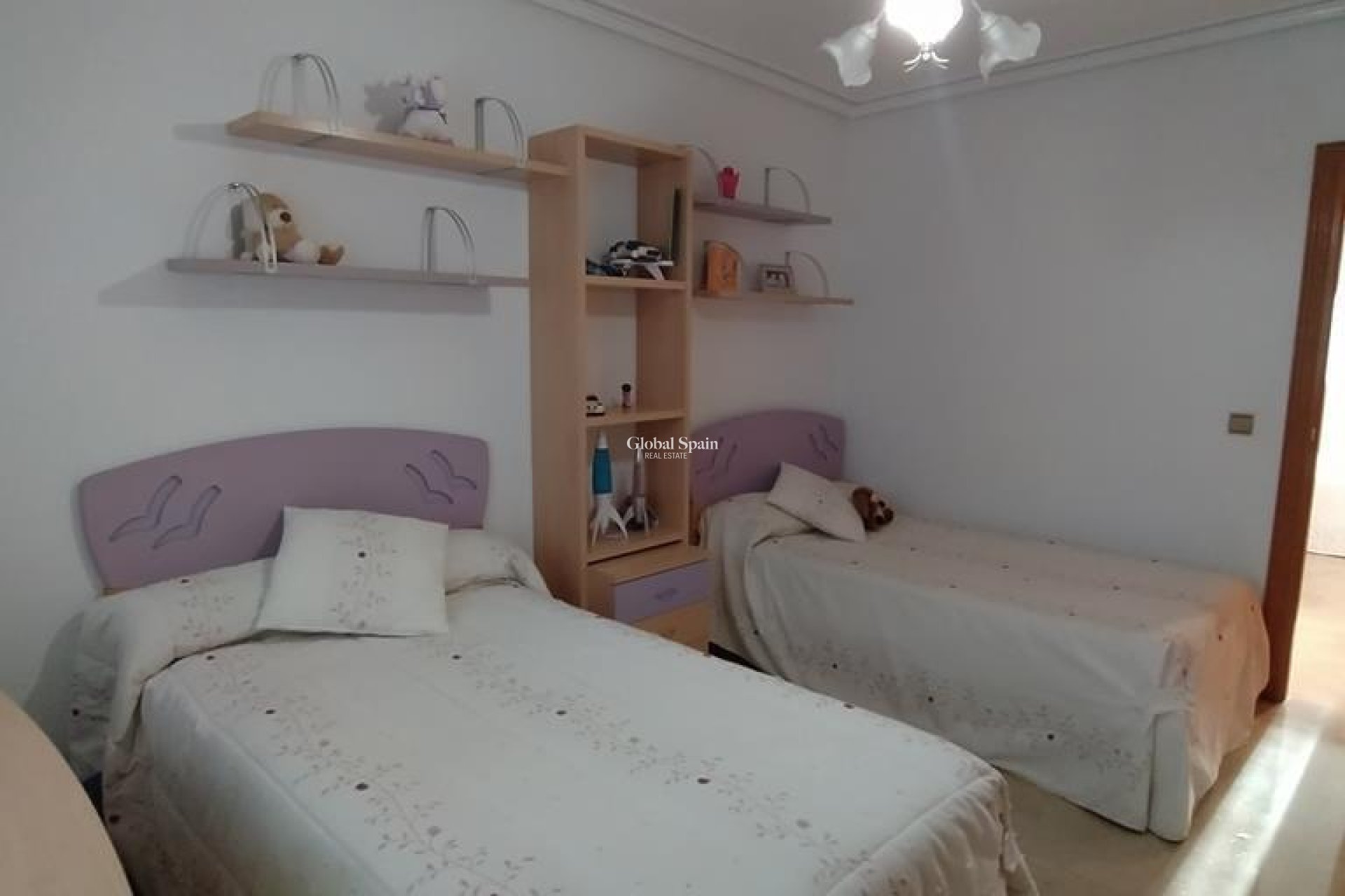 Wederverkoop - VILLA -
ORIHUELA - LOS DESEMPARADOS