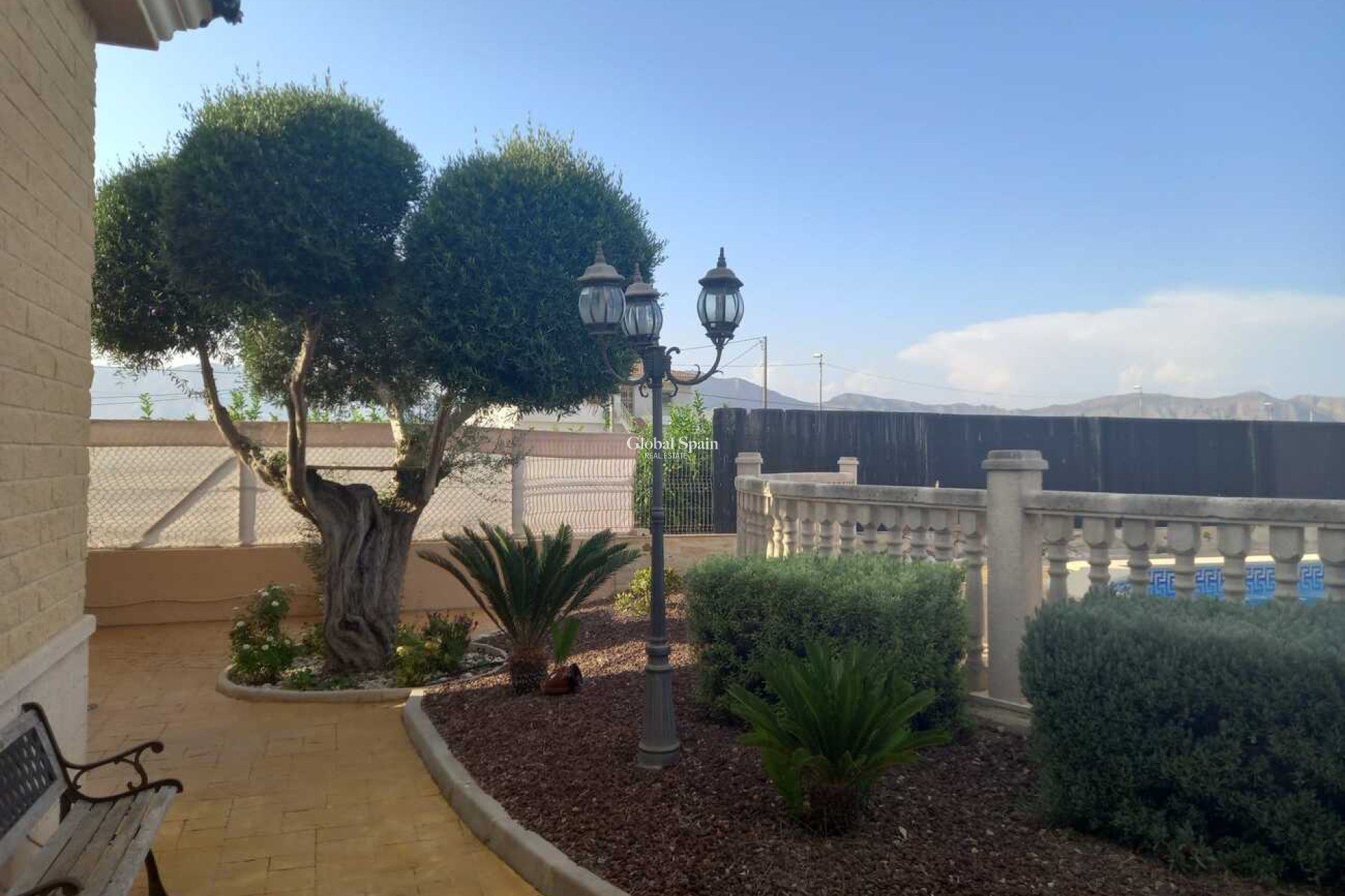 Wederverkoop - VILLA -
ORIHUELA - LOS DESEMPARADOS