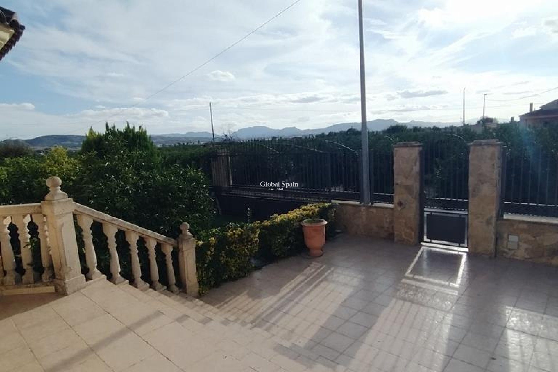 Wederverkoop - VILLA -
ORIHUELA - LOS DESEMPARADOS