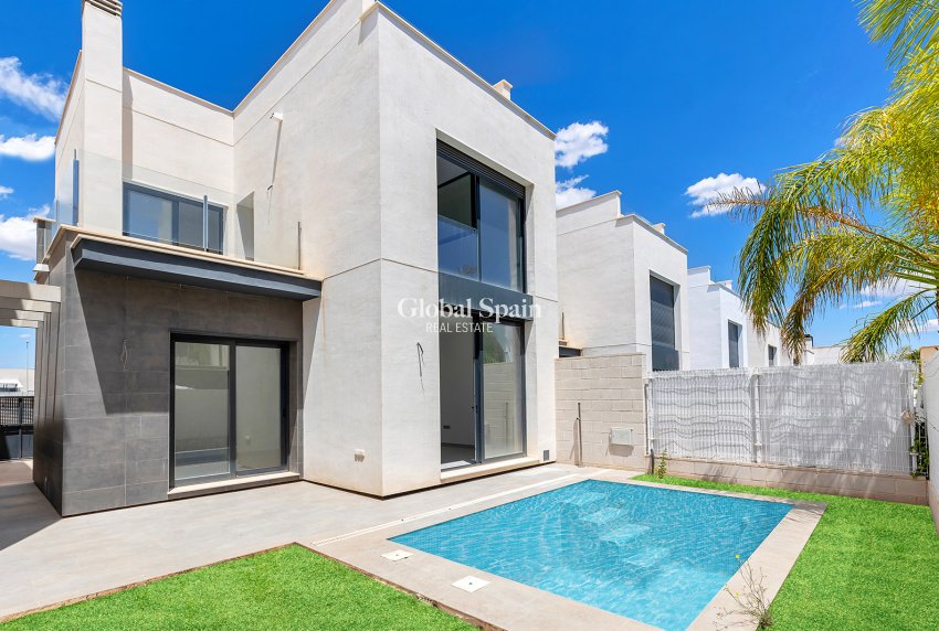 Wederverkoop - VILLA -
ORIHUELA - Orihuela Costa