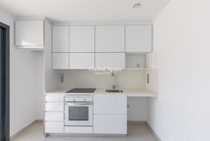 Wederverkoop - VILLA -
ORIHUELA - Orihuela Costa