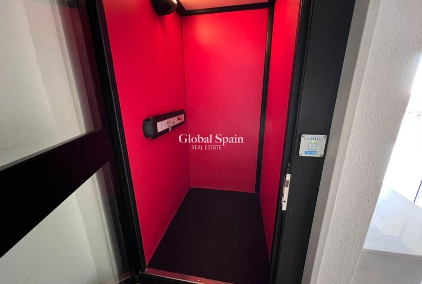 Wederverkoop - VILLA -
ORIHUELA - Raiguero De Bonanza