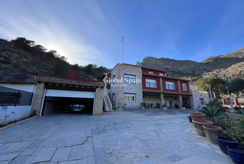 Wederverkoop - VILLA -
ORIHUELA - Raiguero De Bonanza